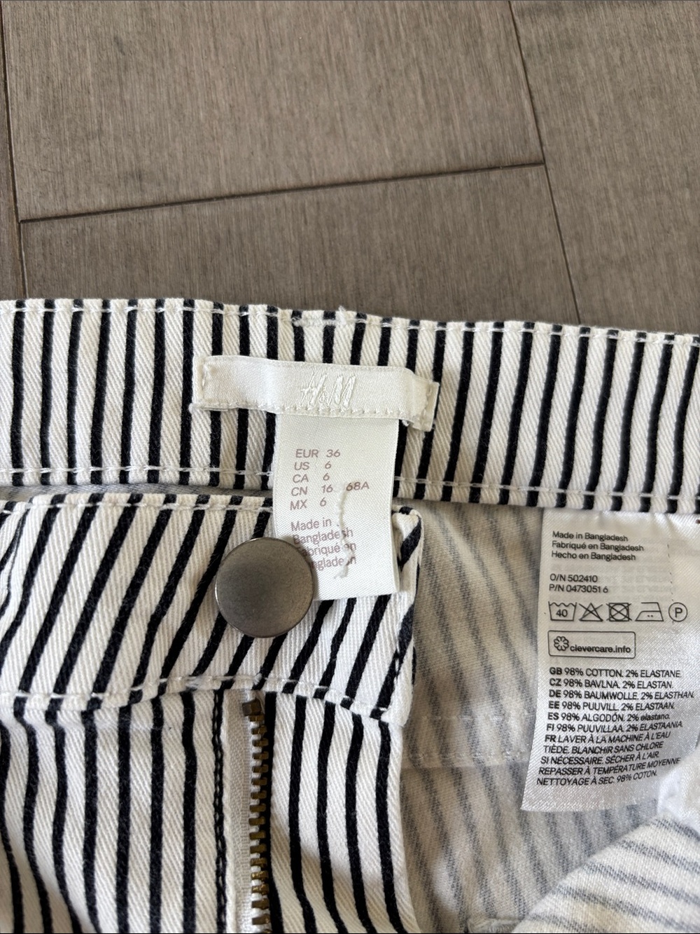 H&M Black and White Pinstripe Denim Shorts - Picture 3 of 7
